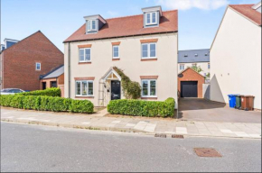 Luxury 5 bed house with hottub nr Bicester Village
